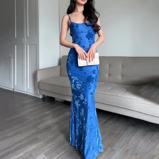 Robe longue bleue à fleurs